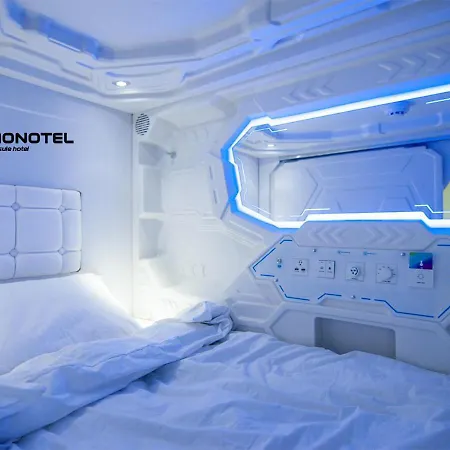 Monotel Khreshchatyk 2*