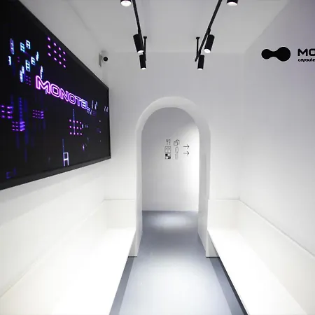 מלון קפסולה Monotel Khreshchatyk